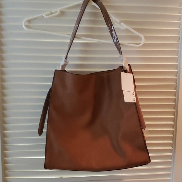 JustFab Handbags - Beautiful Congac Brown Tote with adjustable strap